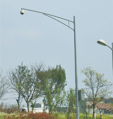 燕尾式道路（lù）監控杆
